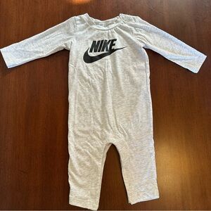🌟3/$20🌟 Long Sleeve Nike baby Romper. Size 3M.